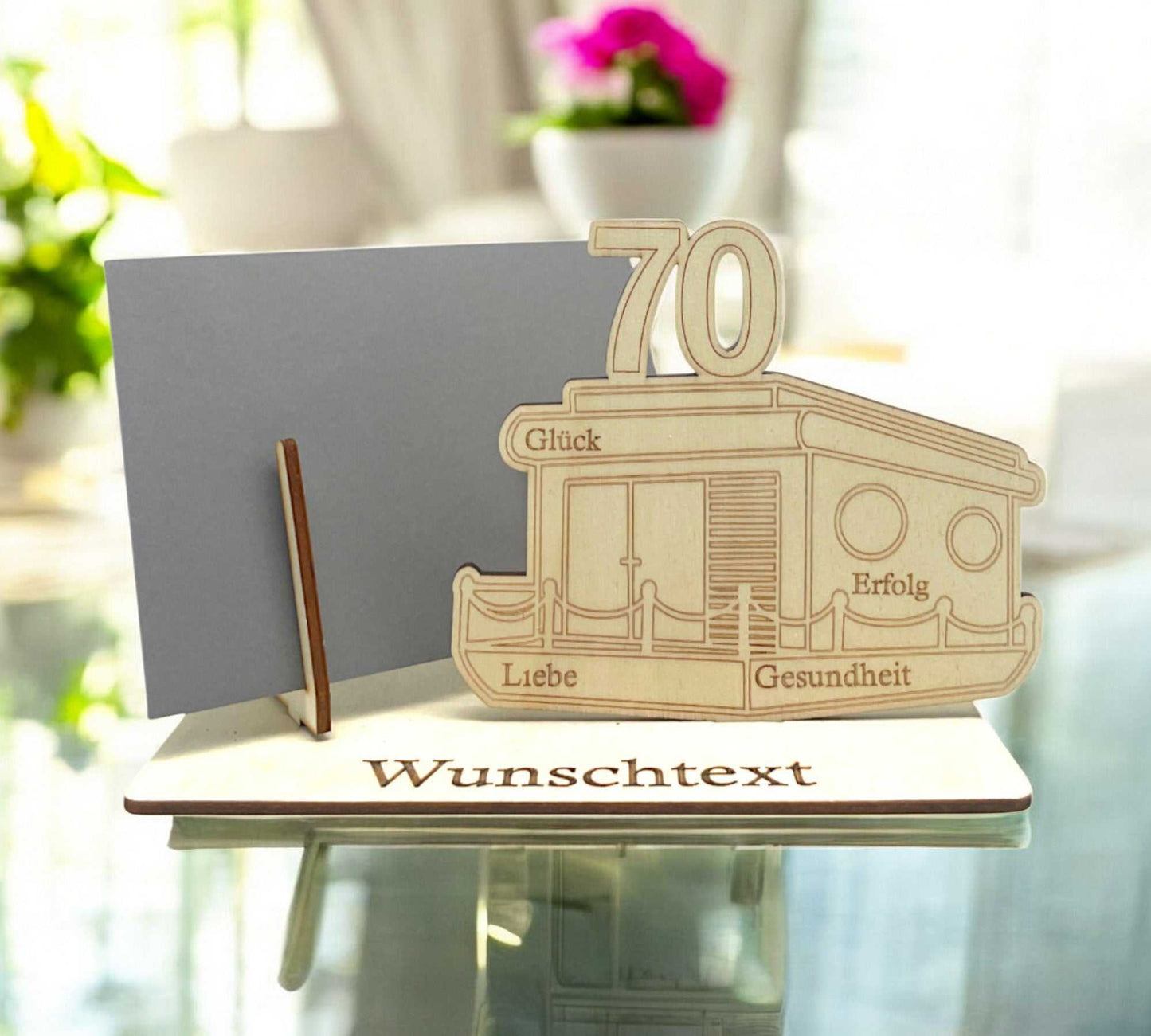 70. Geburtstag – maritime Gutscheinverpackung mit Hausboot-Motiv. Perfekt für Geldgeschenke oder Gutscheine mit persönlicher Gravur.
