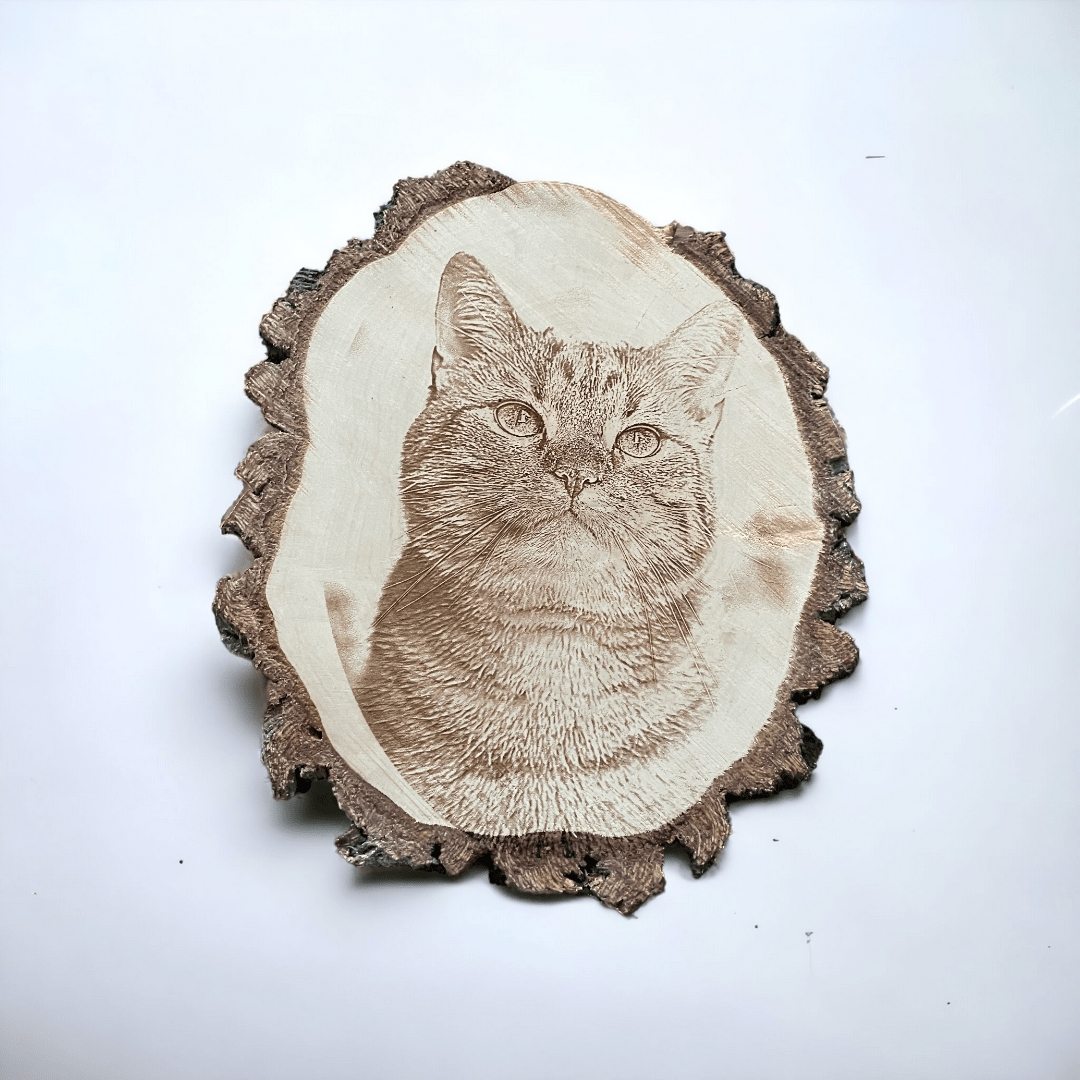 Fotogravur auf Baumscheibe – personalisiertes Geschenk aus Holz mit Tierfoto“
→ Ideal für ein Bild mit einem gravierten Haustier oder Tiermotiv