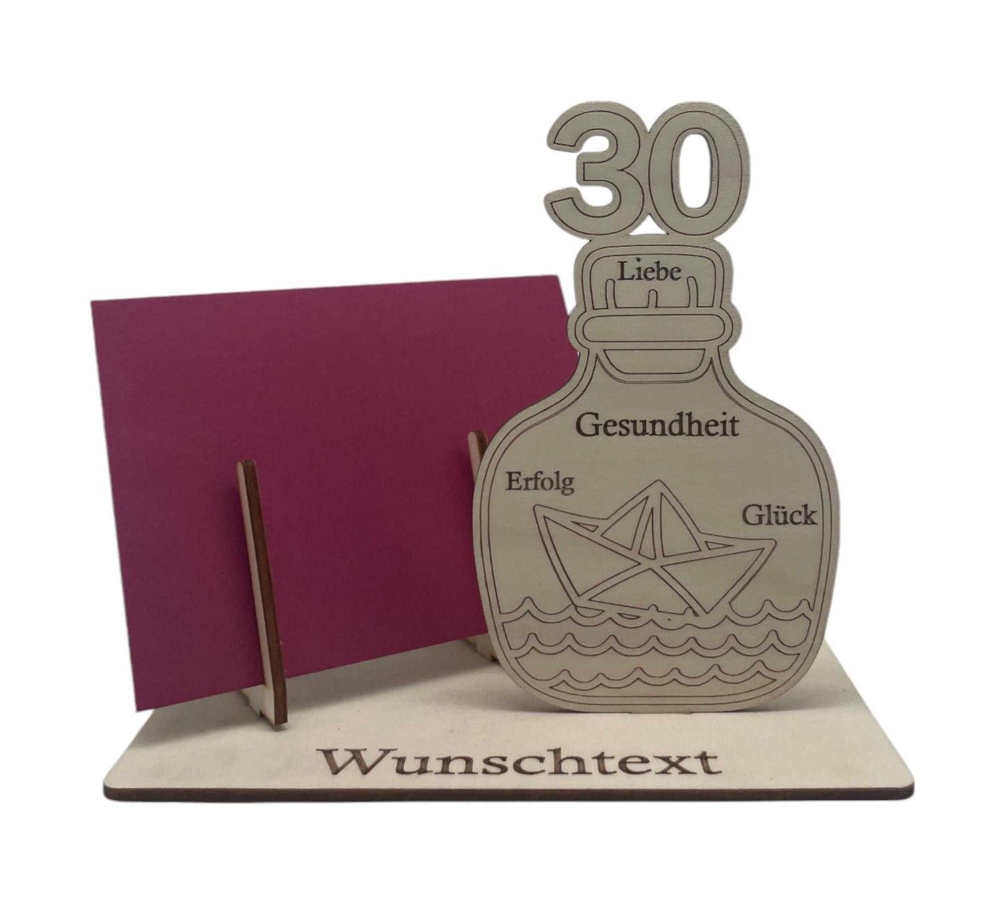 Geldgeschenk stilvoll überreichen – maritime Gutscheinverpackung für den 30 Geburtstag mit elegantem Flaschen-Design und Gravur.