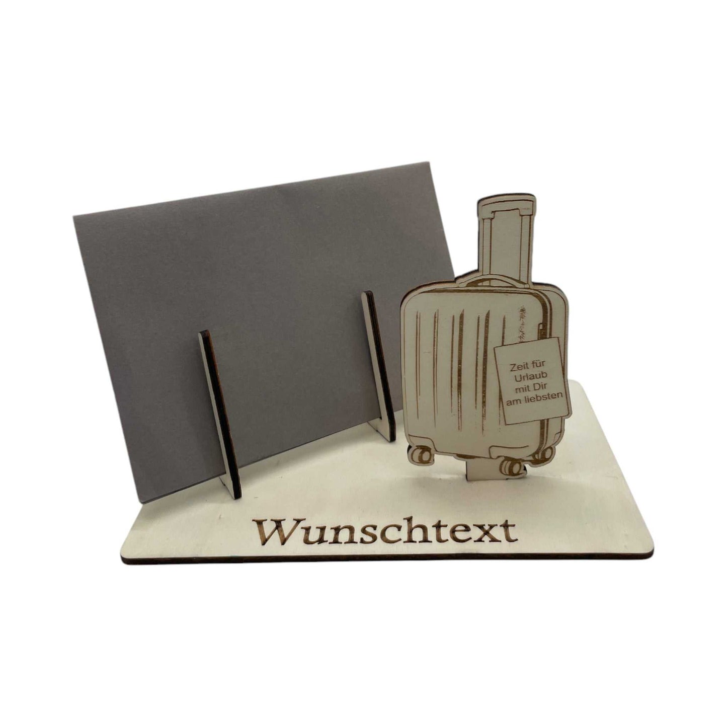 Holz-Gutscheinverpackung mit Reisekoffer-Motiv, perfekt zum Gutschein verpacken für Urlaubs- und Reisegeschenke. Mit Wunschtext gravierbar.