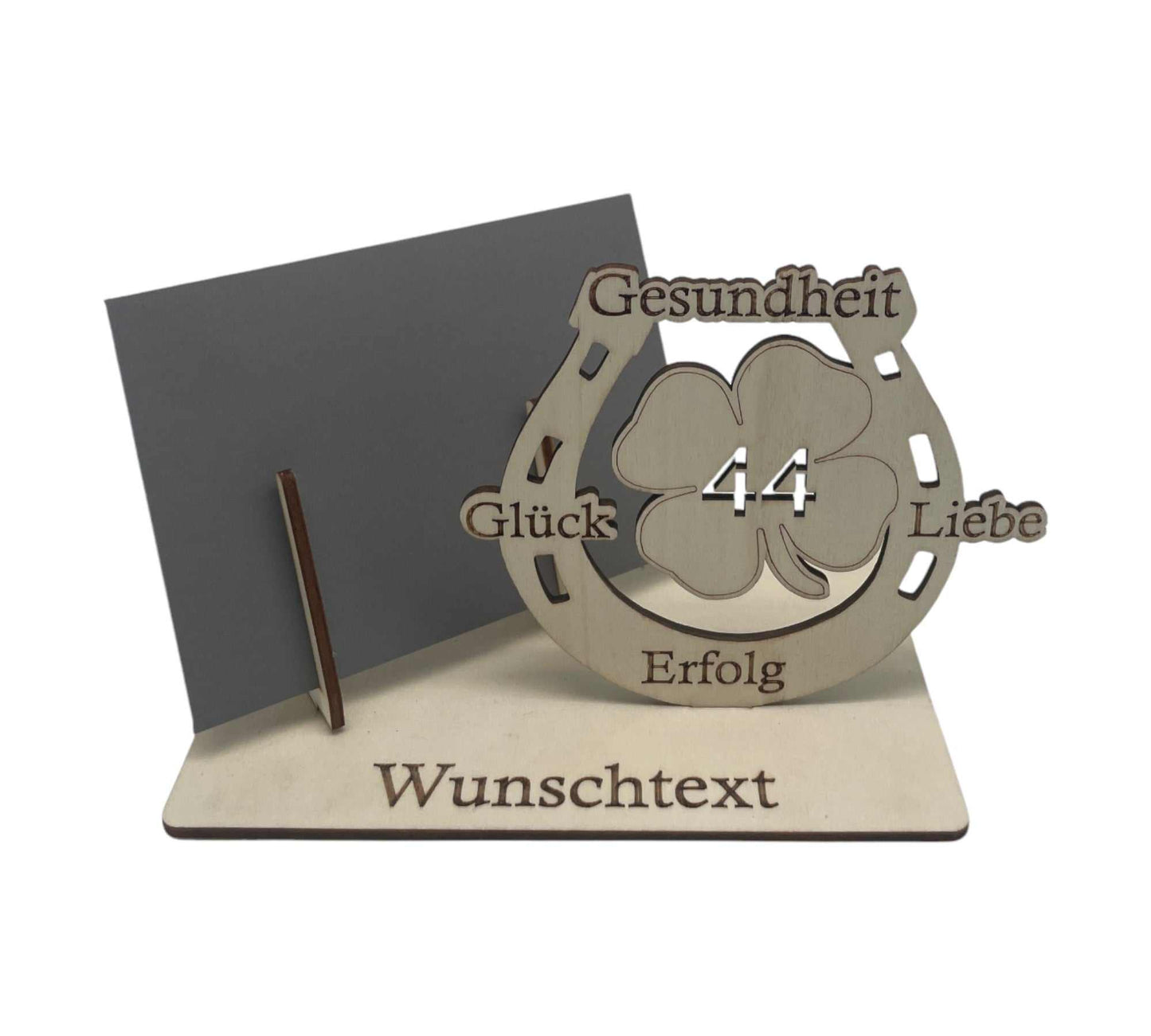 Gutschein stilvoll verpacken zum 44 Geburtstag – Holzverpackung mit Hufeisen, Kleeblatt und personalisierbarer Gravur.