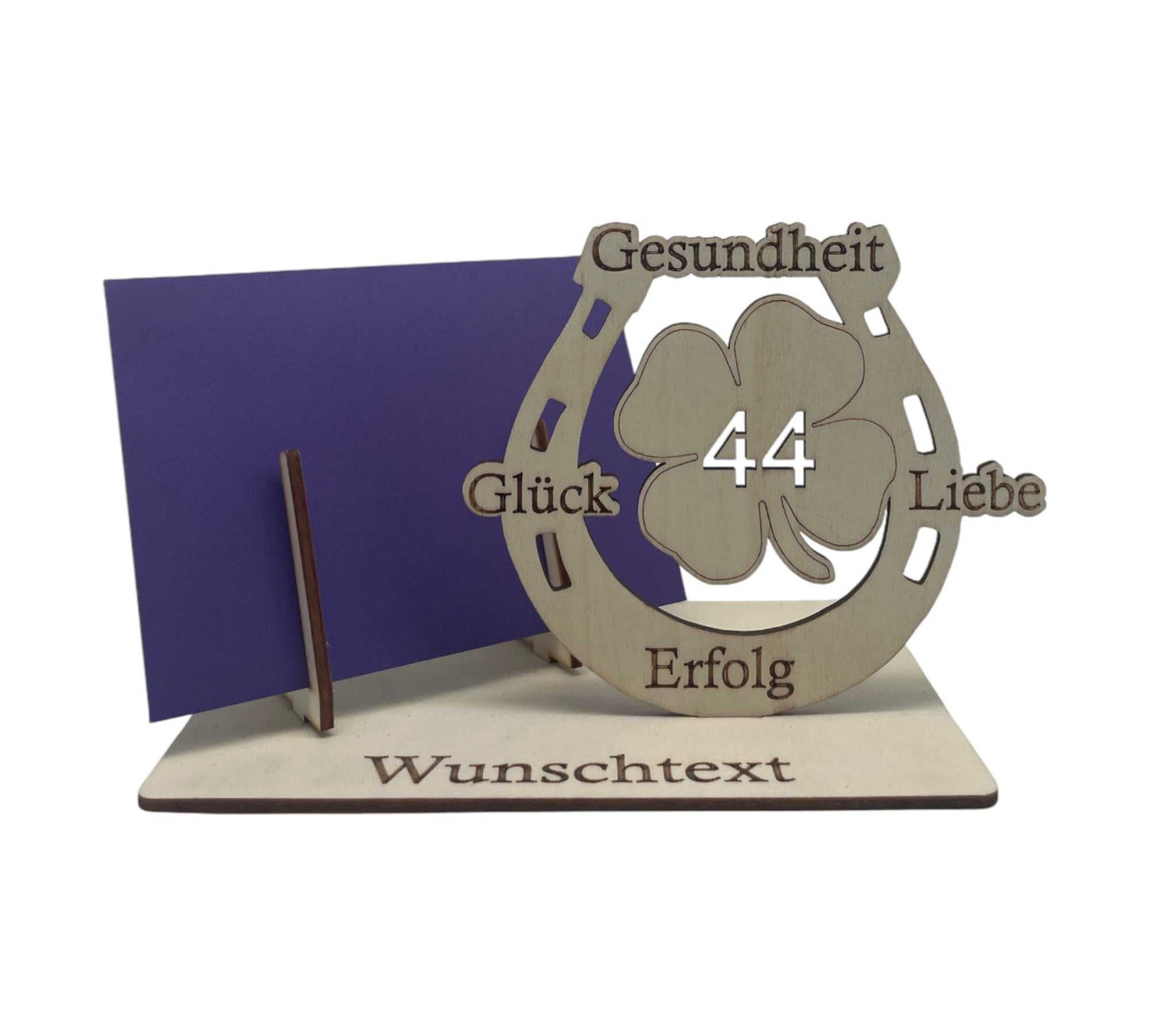 Individuelle Geschenkverpackung für den 44. Geburtstag – personalisierbare Gravur mit Hufeisen und Kleeblatt, ideal für Glücksbringer.