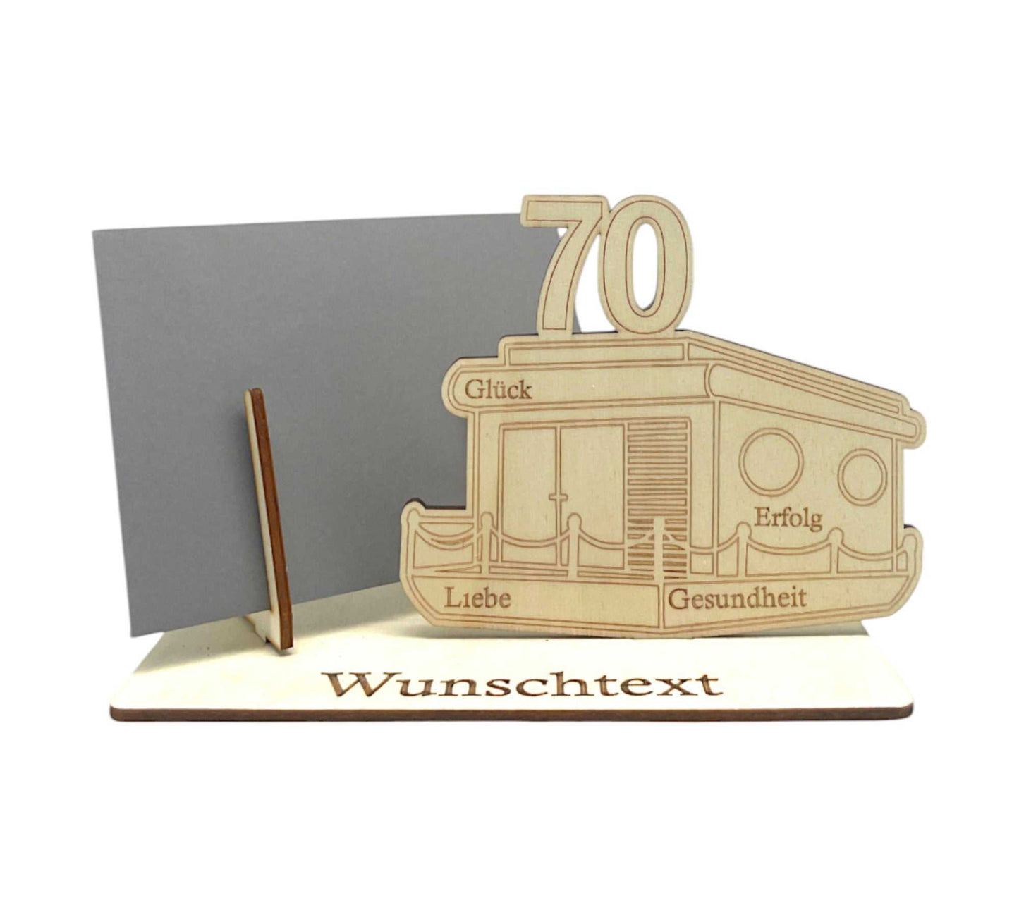 Personalisierte Gutscheinverpackung für den 70. Geburtstag – Hausboot-Motiv als Symbol für Freiheit und Entspannung mit individueller Gravur.