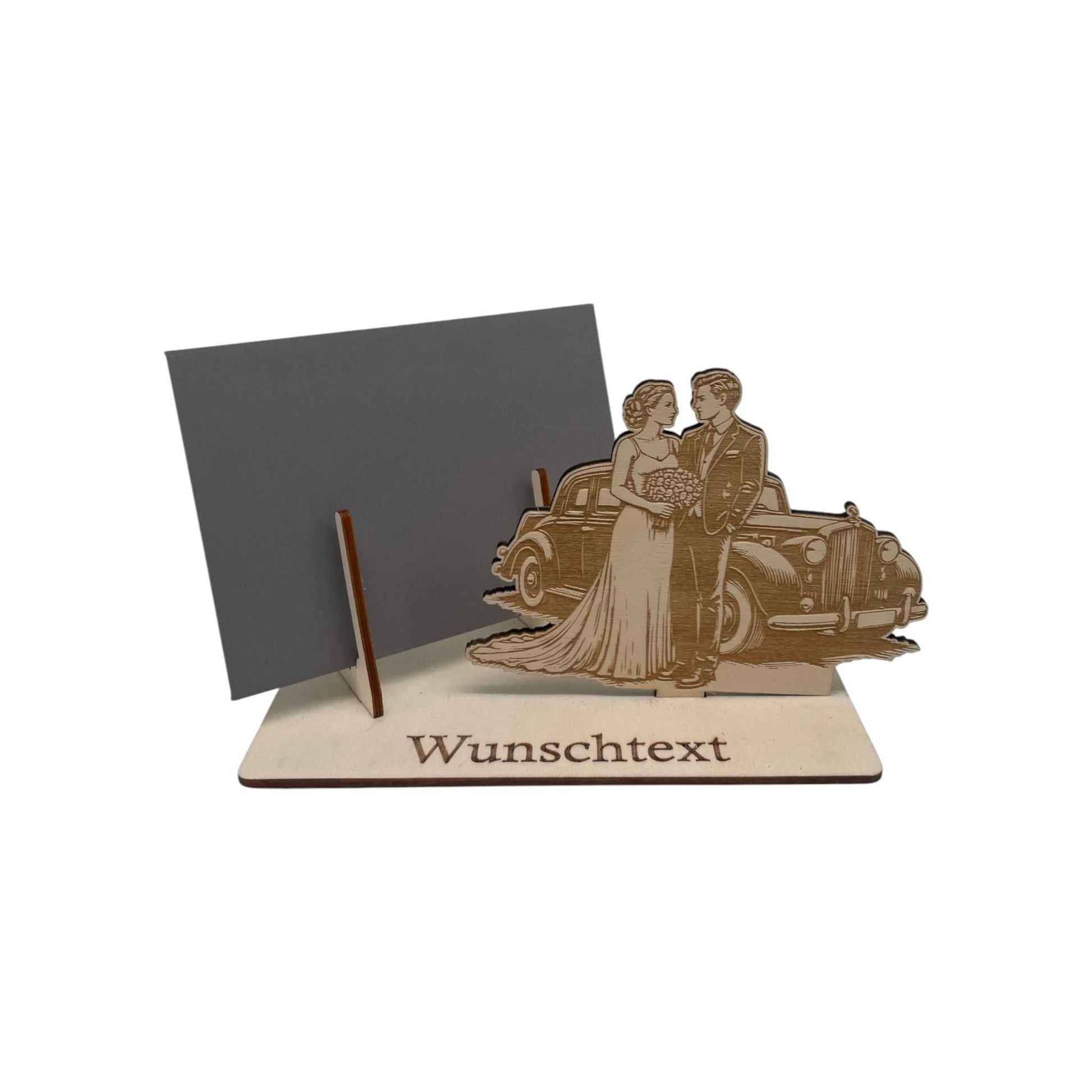 gutschein-verpacken-hochzeit-auto-holz