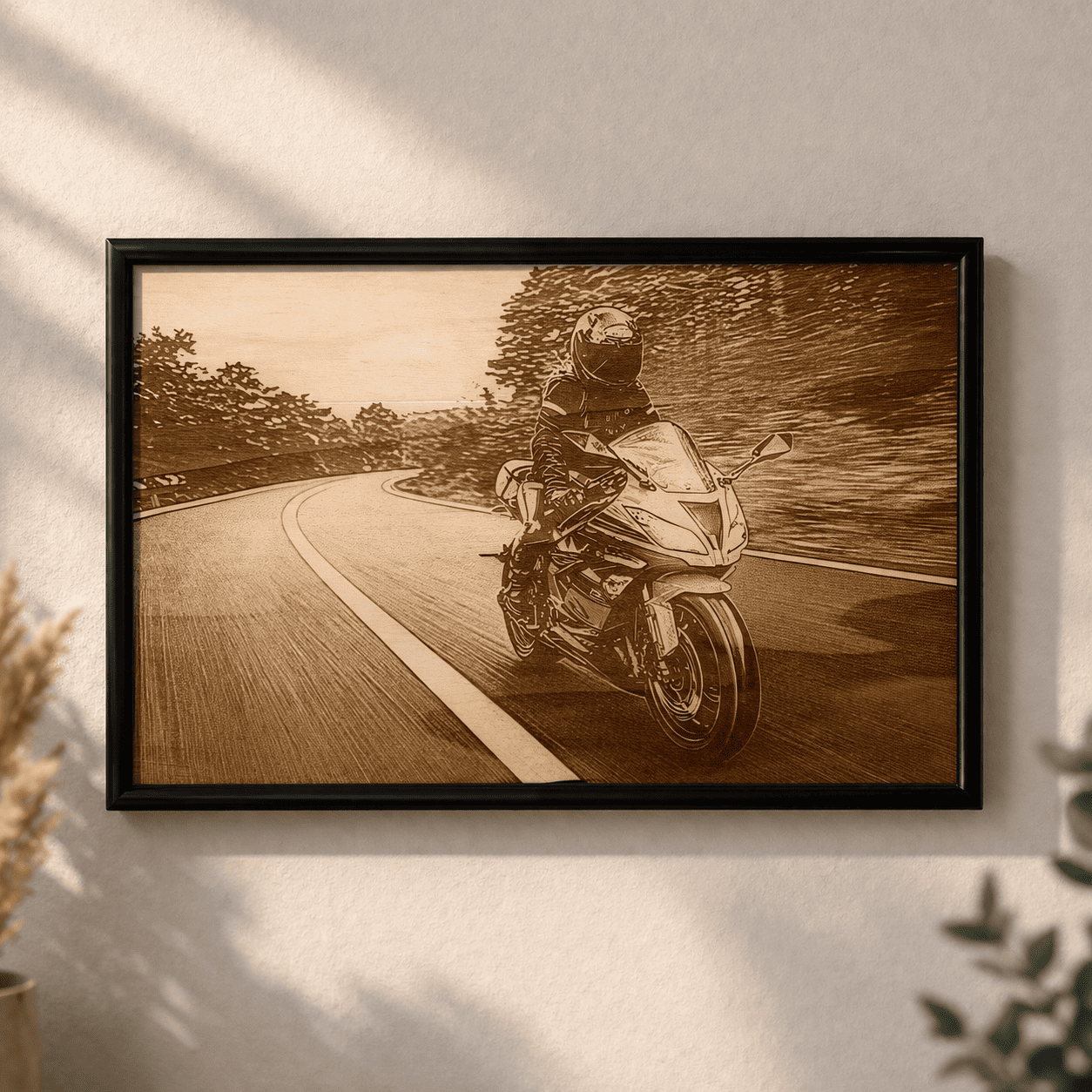 personalisiertes wandbild aus holz mit fotogravur eigenes kundenbild wird präzise auf pappelsperrholz übertragen optional mit rahmen erhältlich