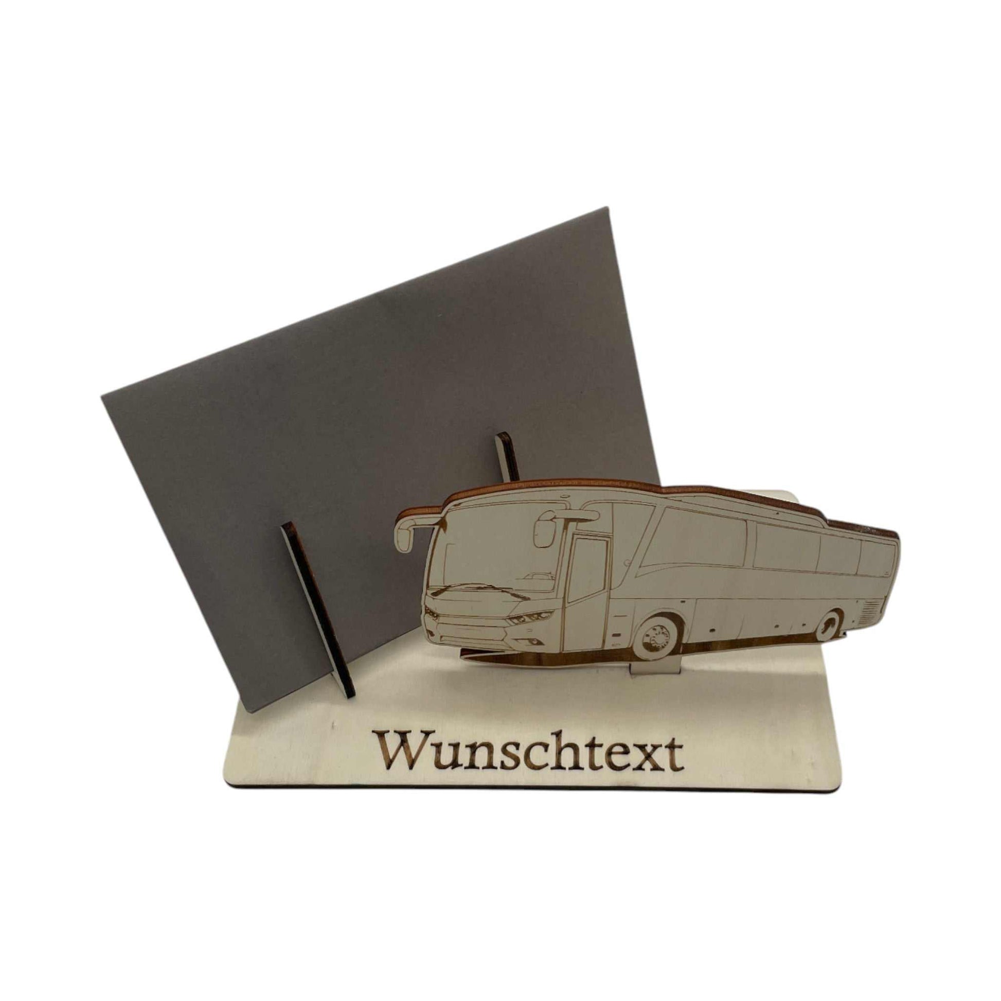 Geldgeschenke verpacken – Holz-Gutscheinhalter im Reisebus-Design, ideal für Reiseliebhaber, Geburtstage und Busreisen.