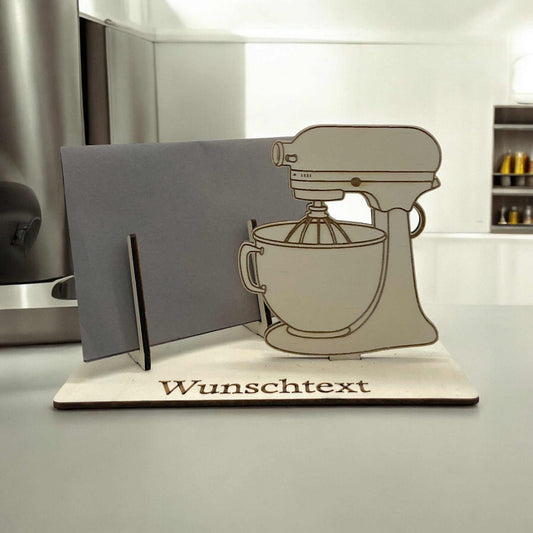 Gutschein verpacken mit Küchenmaschine – Holzhalter mit Rührbesen und Schüssel