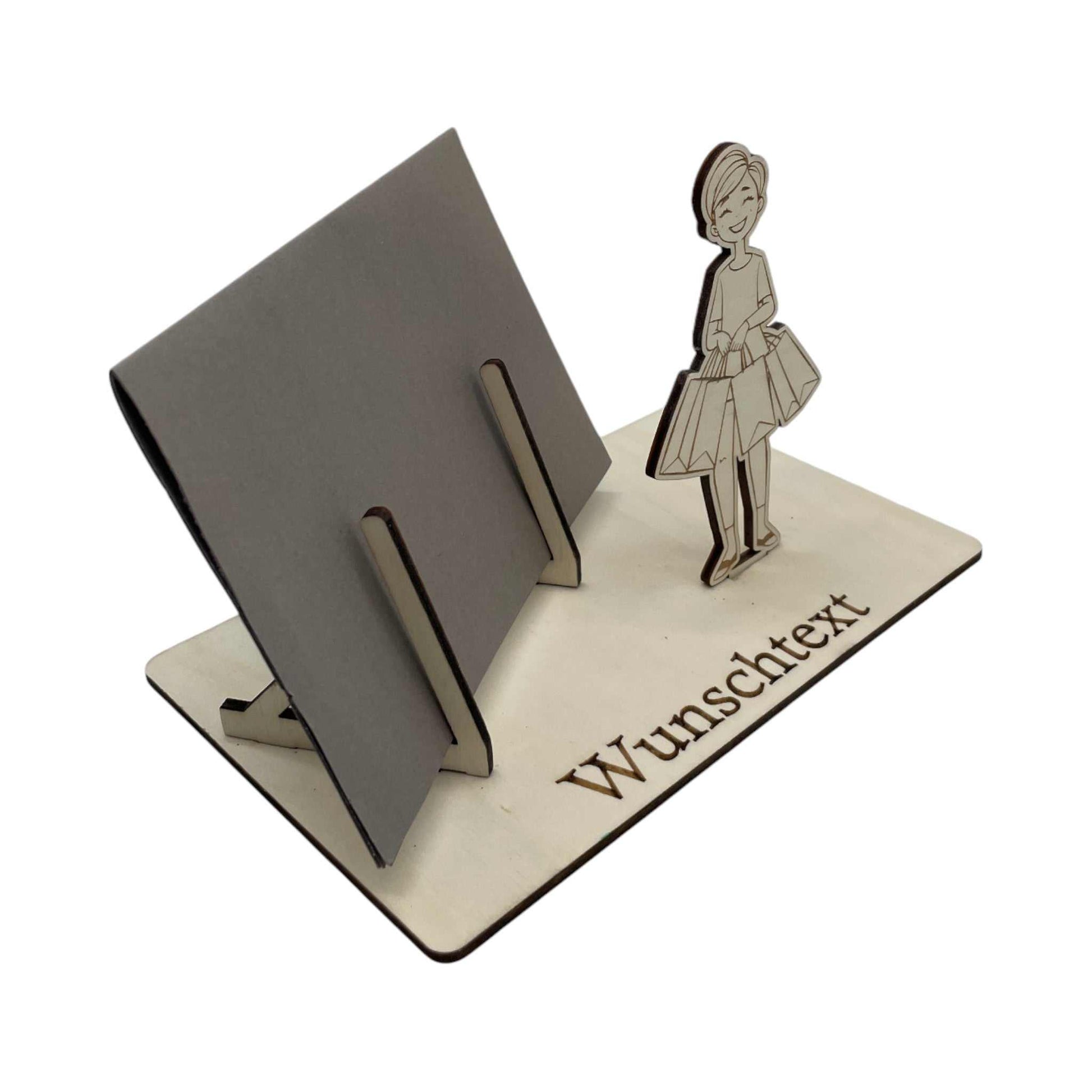 Geldgeschenk verpacken für Modefans – Gutscheinhalter mit Einkaufstüten und Gravur