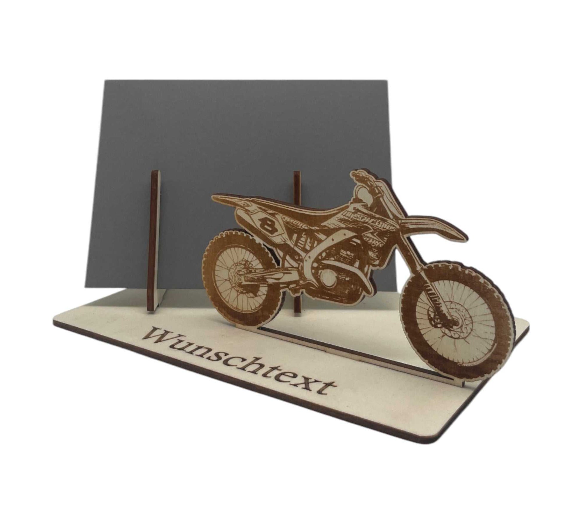 Geschenkidee mit Crossbike aus Holz – personalisierbarer Halter mit Umschlag